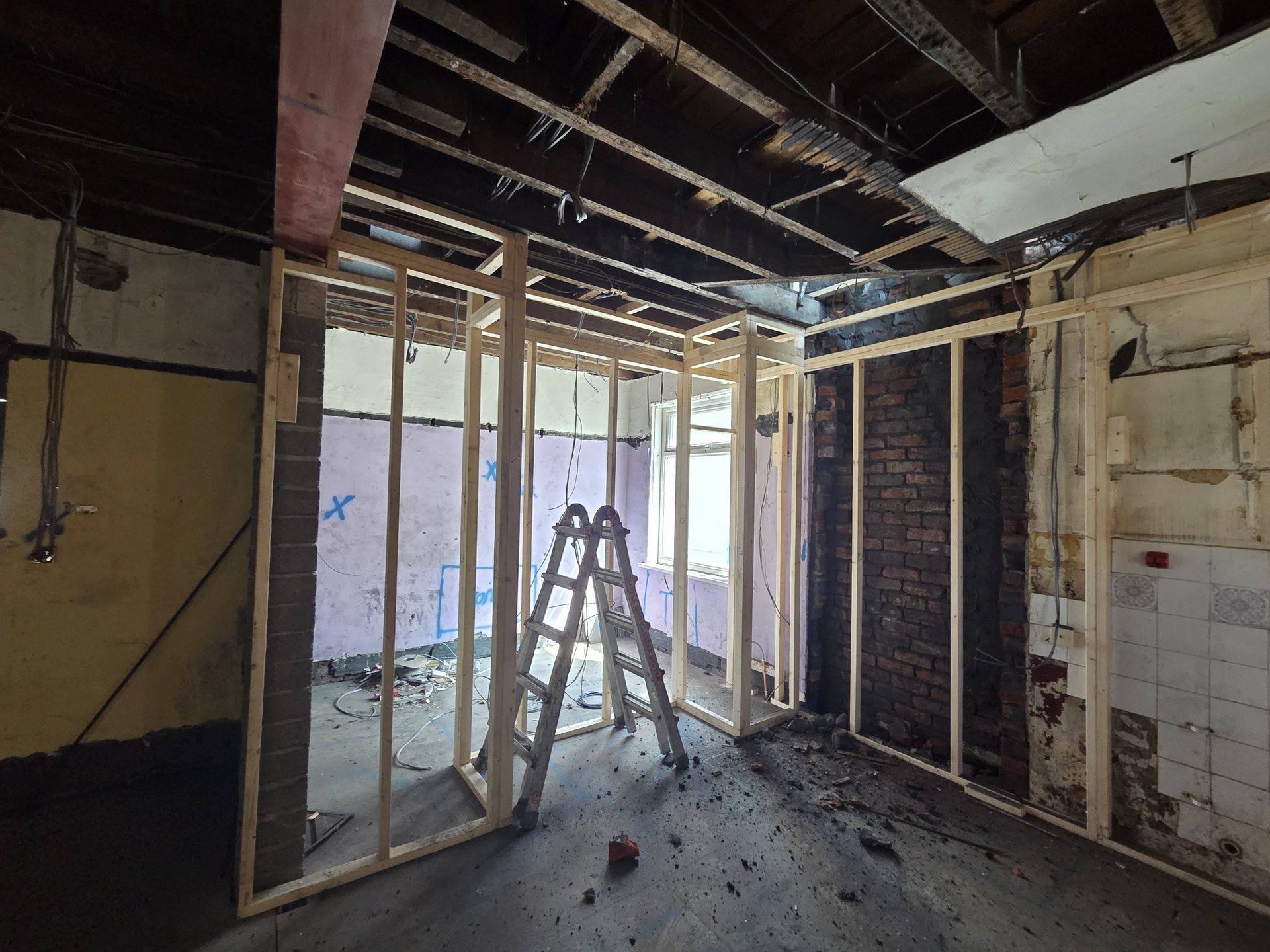Stud wall framing during first fix